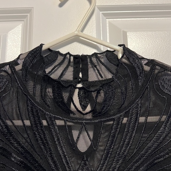 NEW w/o tags Women's INC black Size M sleeveless blouse - Picture 3 of 6